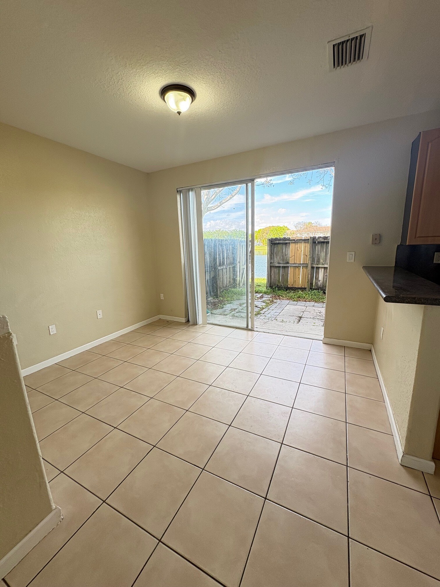 Building Photo - 2819 SE 15th Rd