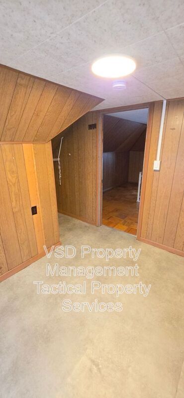 Building Photo - 8204 Vineyard Ave