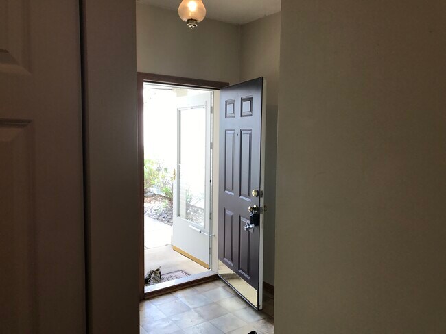 Building Photo - 676 Cobblestone Way