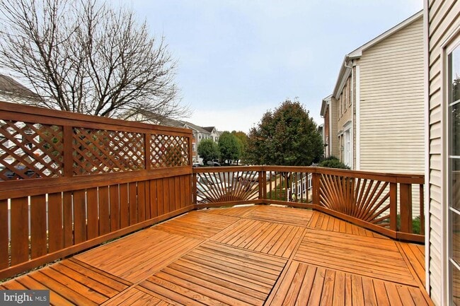 Building Photo - 20748 Hollow Falls Terrace