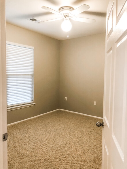 Bedroom - 3015 Nicosh Circle