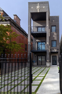 Building Photo - 456 E Oakwood Blvd