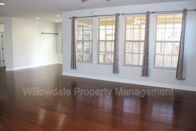 Building Photo - 200 Birdsgrove Ct