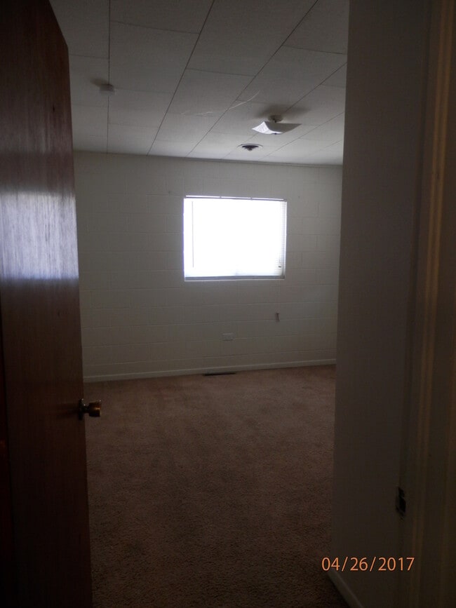 Building Photo - 915 S Platinum Ave