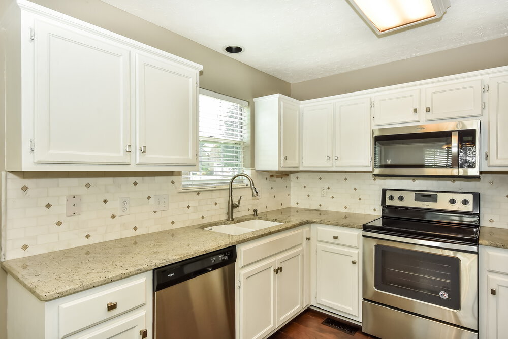 Building Photo - 142 S Birchwood Dr