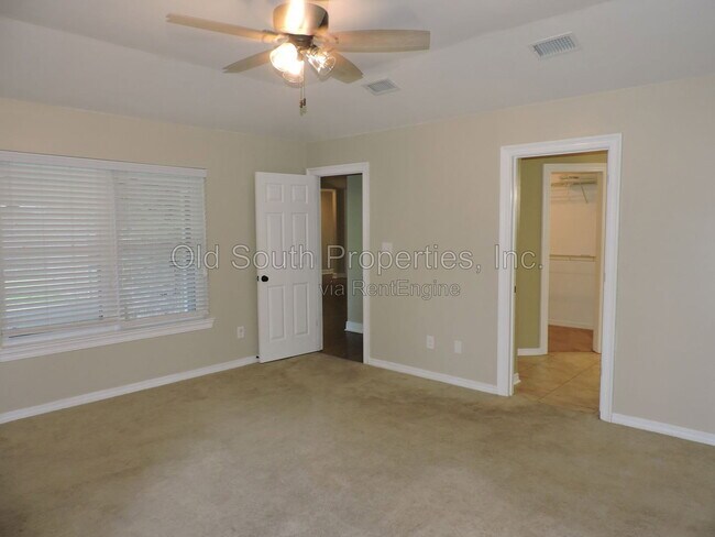 Building Photo - 5016 Challenger Way