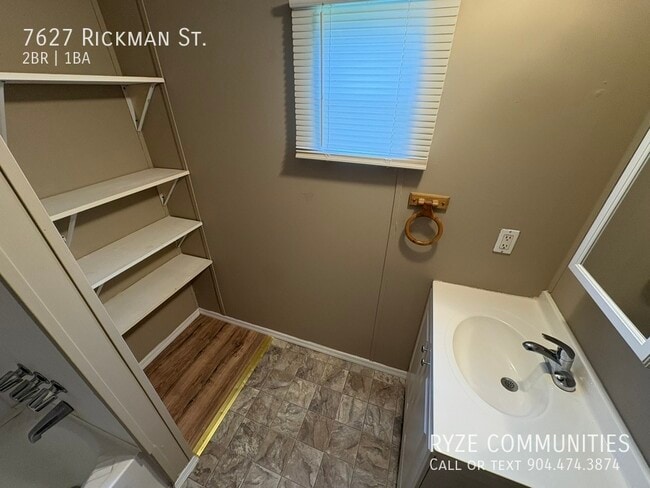 Building Photo - 7627 Rickman St