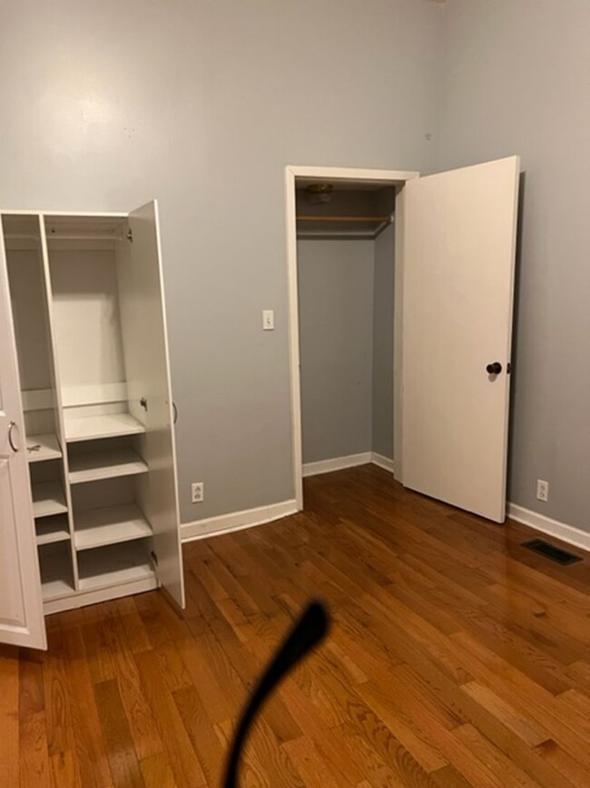 Building Photo - Knoxville 37917 - 2 bedroom, 2 bath home -...