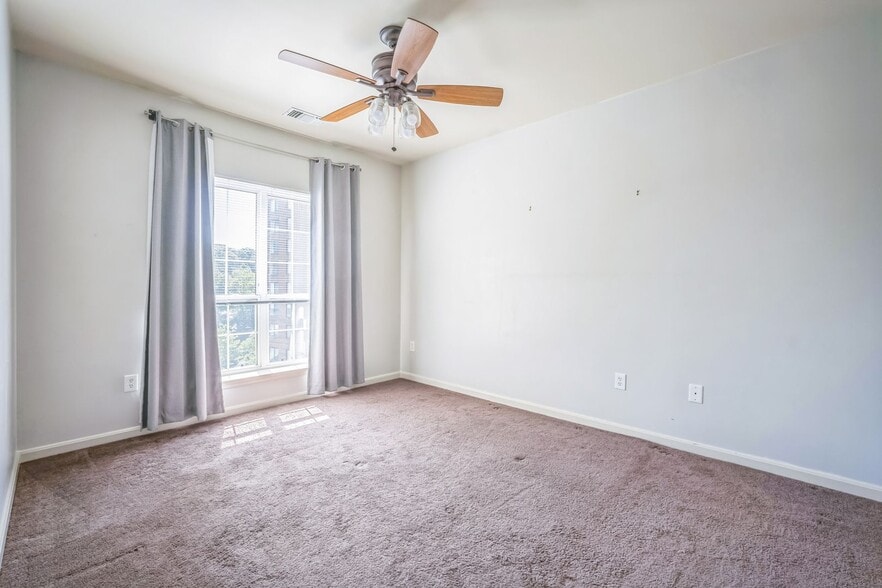 Building Photo - 4551 Strutfield Ln