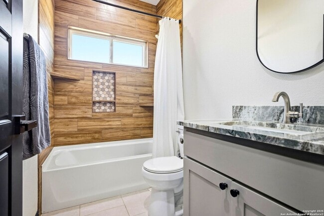 Building Photo - 418 Tawny Oak Cir