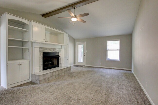 Building Photo - 2104 Pea Ridge Rd