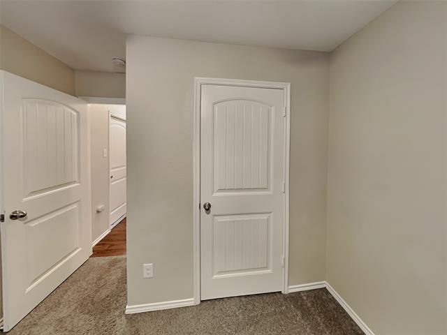 Building Photo - 3025 Iris Dr