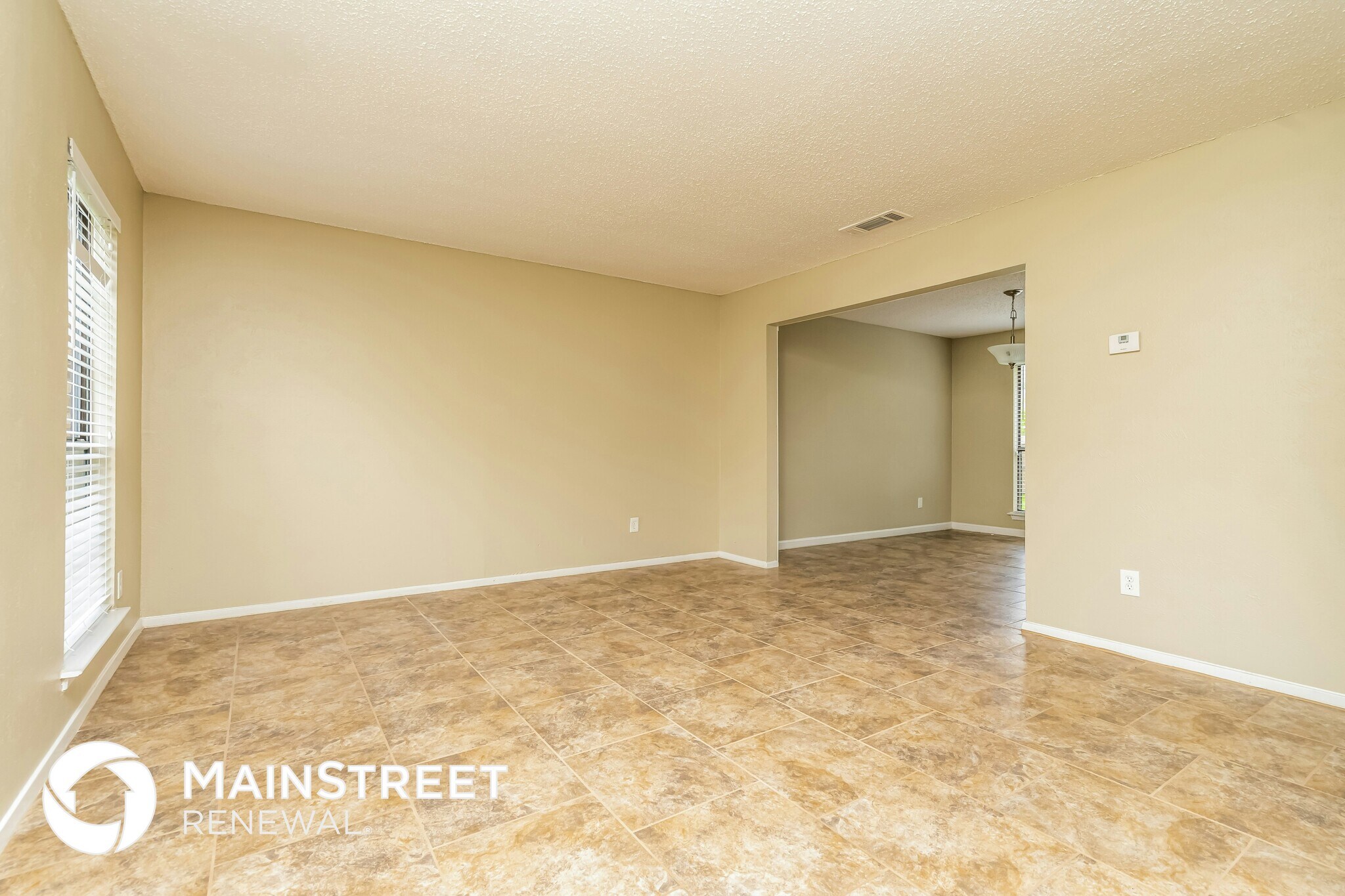 Building Photo - 2437 Channing Dr