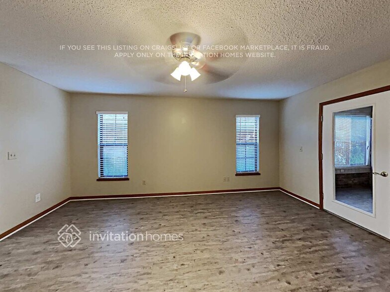 Building Photo - 908 Silver Leaf Pl