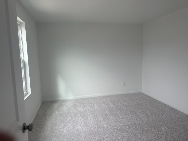 Building Photo - 1028 Red Finch Wy