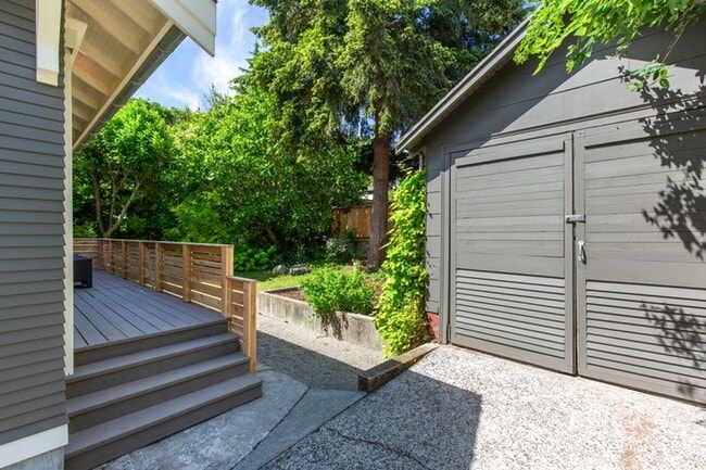 Building Photo - Beacon Hill Home