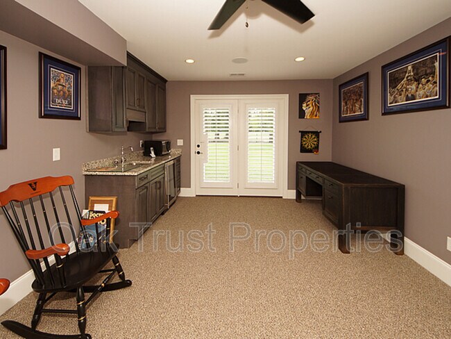 Building Photo - 125 Brogun Ln