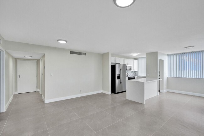 Building Photo - 4810