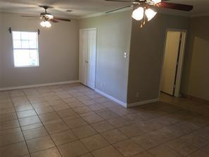 Building Photo - 528 Park Center Blvd