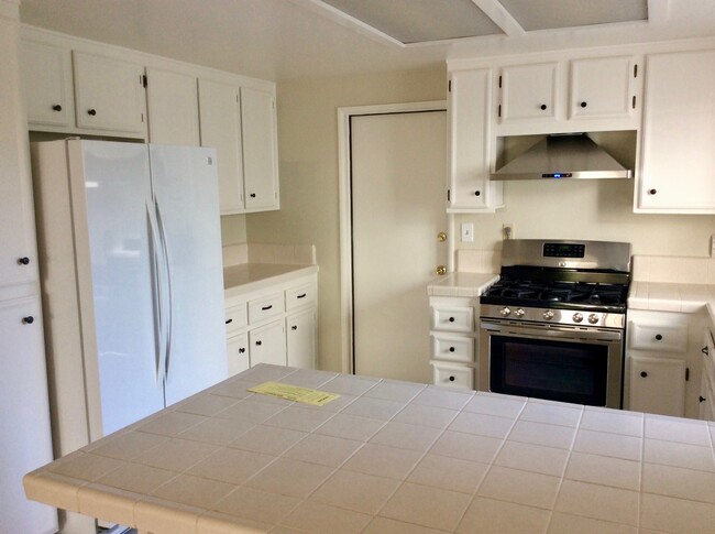 kitchen - 2014 Costa Vista Way