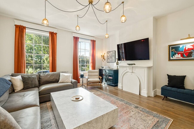 Building Photo - 1326 Broadway-SI ID1324946P