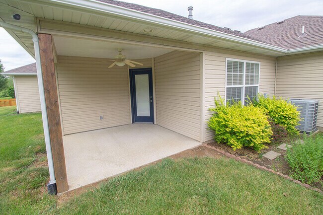 Building Photo - 7106 Stanwood Dr
