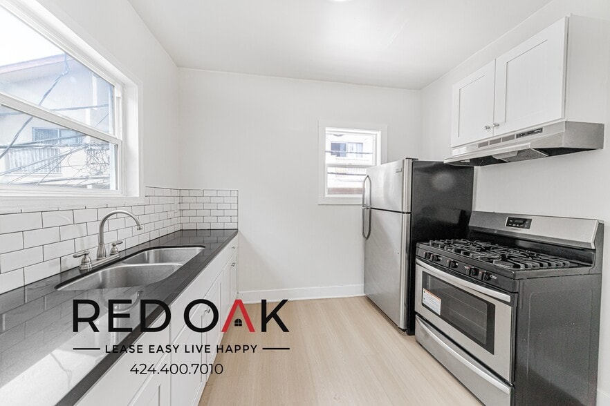 Building Photo - 859 S New Hampshire Ave