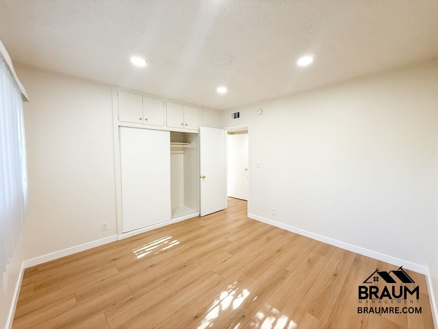 Building Photo - 5252 Hermitage Ave