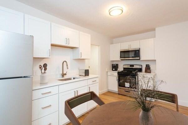 Building Photo - 112 Adams St