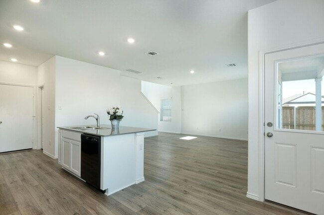 Building Photo - 101 Allegro Dr