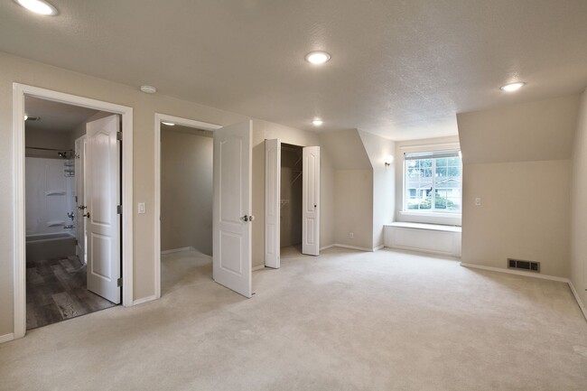 Building Photo - Beautiful Home in Gleneagle Neighborhood