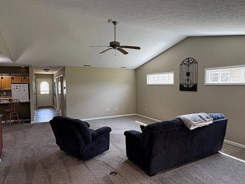 Building Photo - 8446 Creekview Ln