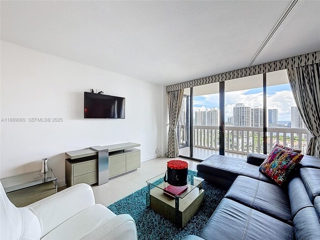 Building Photo - 1000 W Island Blvd