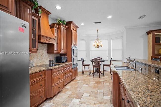Building Photo - 7759 La Corniche Cir