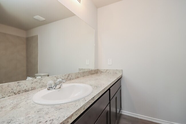 Building Photo - 313 Fallow Deer Dr