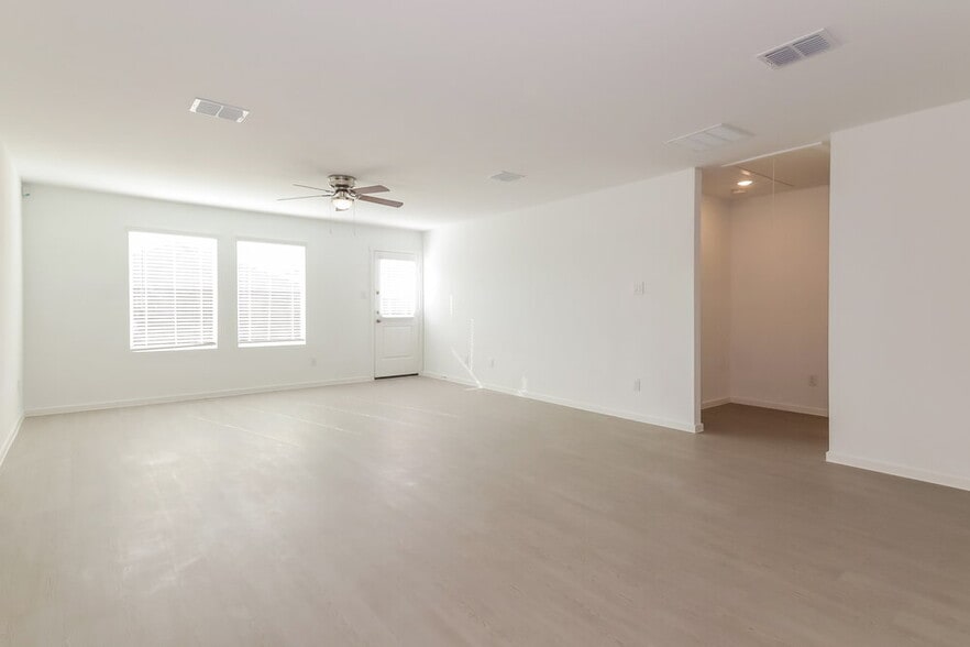 Building Photo - 1808 Javelina St