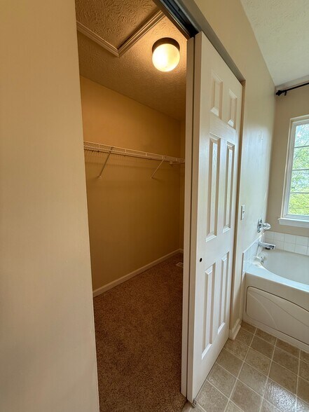 Building Photo - 4816 N Ashcroft Ln