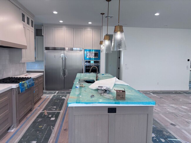 Building Photo - Gorgeous New Construction with 6 bed 4 bath plus Swimming Pool and RV Garage