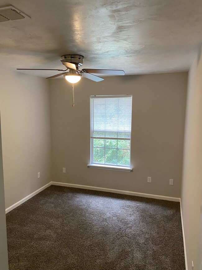 Building Photo - 2446 Talco Hills Dr