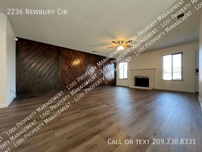 Building Photo - 2236 Newbury Cir