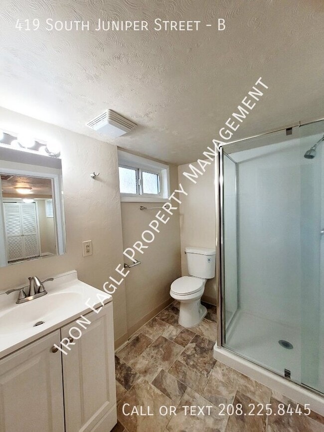 Building Photo - 419 S Juniper St