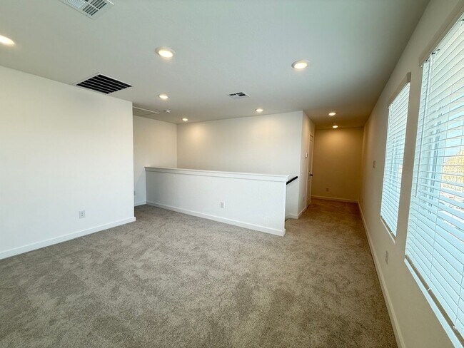 Building Photo - Brand New Lennar Home | 4 Bed | 3.5 Bath |...