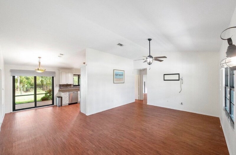 Building Photo - 5426 NW Clark Ave