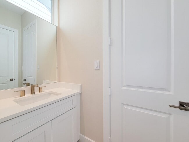 Building Photo - 5613 Leonard St