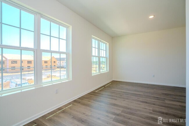 Building Photo - 3403 Jordan Dr