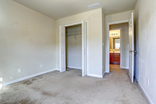 Building Photo - 5624 Moresby Ct