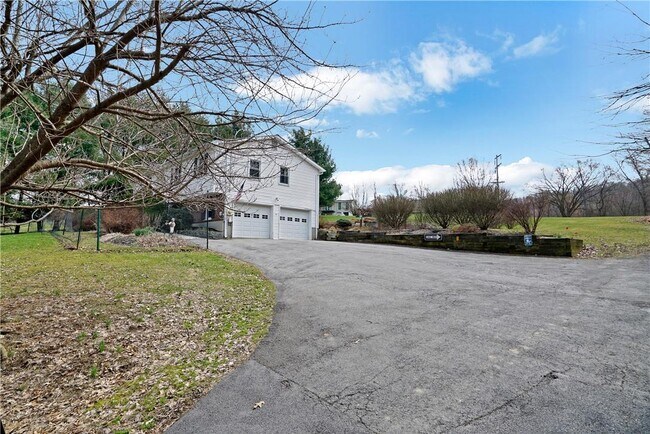 Building Photo - 255 Prospect Rd