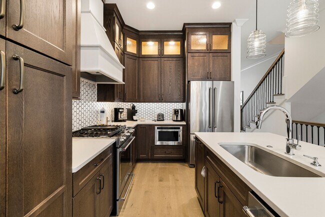 Building Photo - 456 Altamaha St