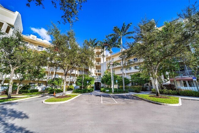 Building Photo - 3500 Oaks Clubhouse Dr