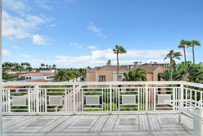 Building Photo - 250 Bradley Pl